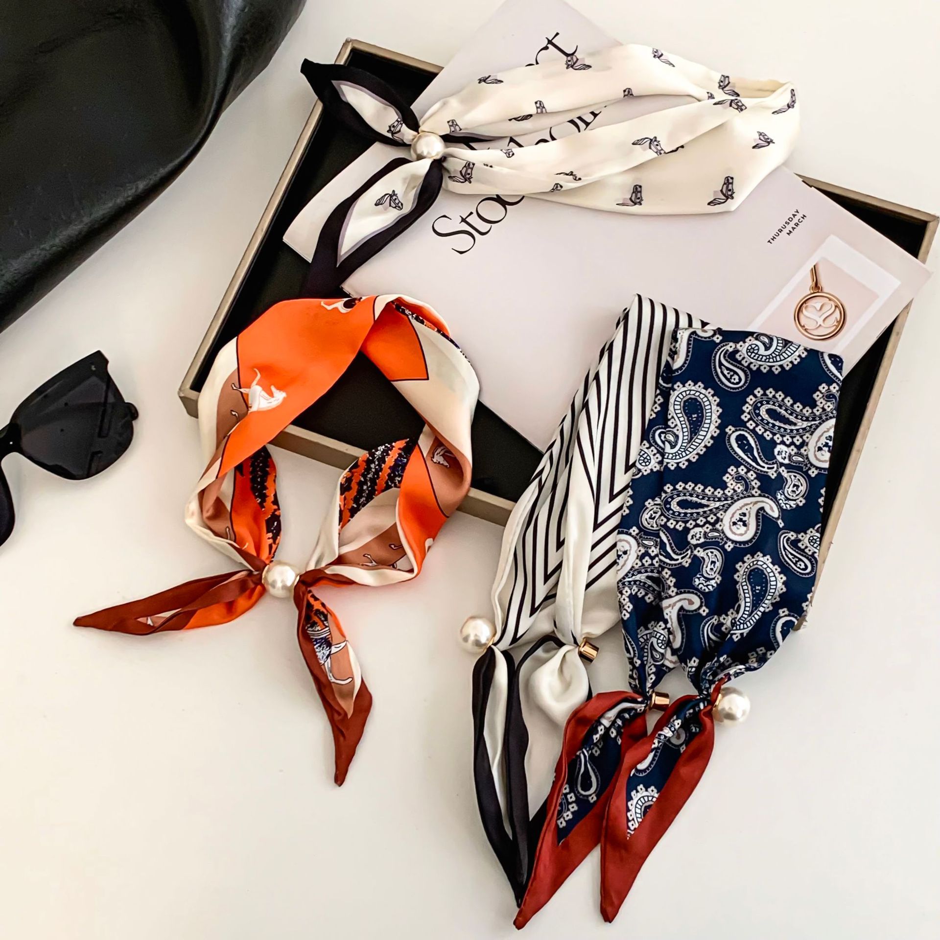 Kaju Çiçeği İpek Eşarp Kadınla - Ethnic Fashion Design incelemesi ve fiyatı
